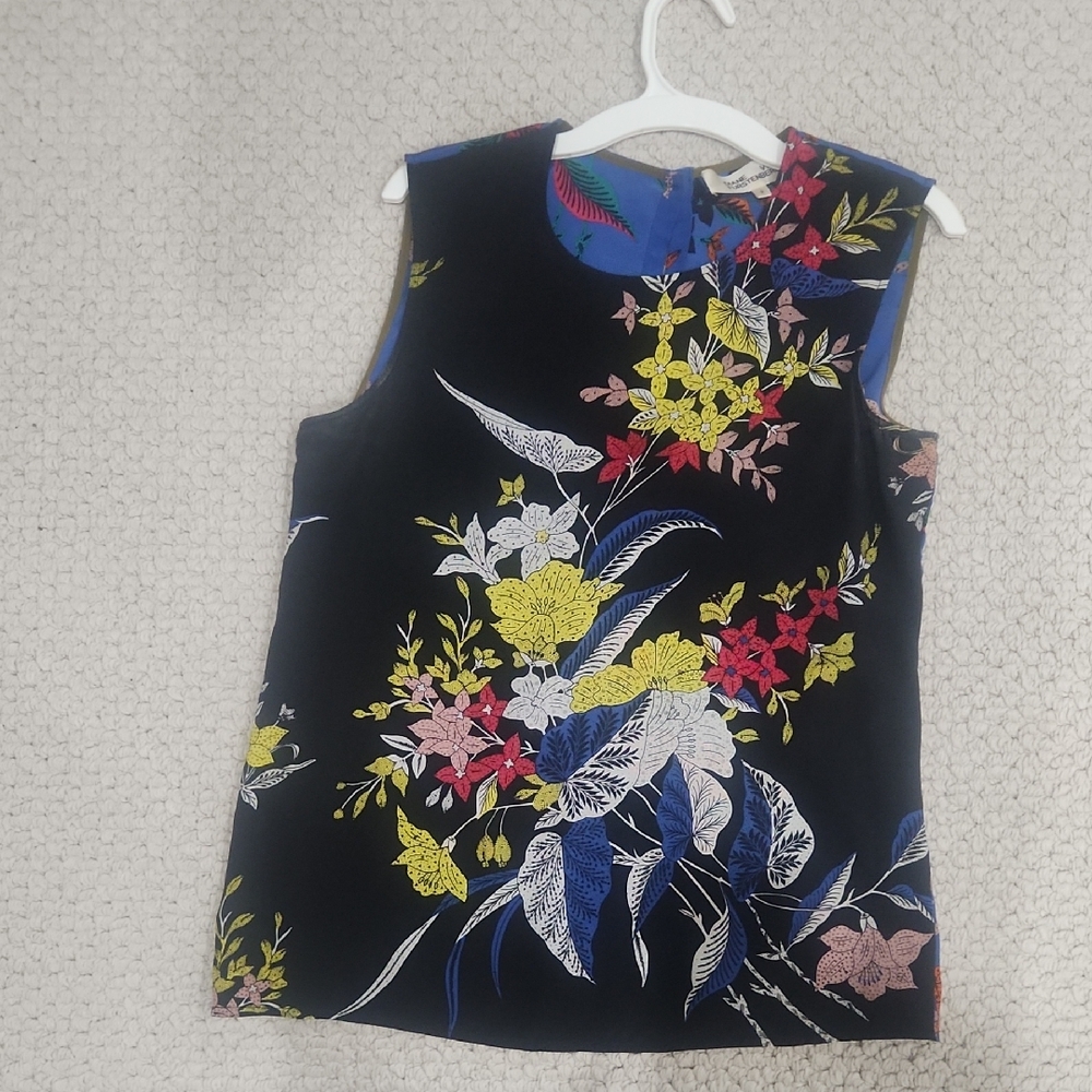 Diane Von Furstenberg Black Floral Sleeveless Silk Blouse With Contrasting Back